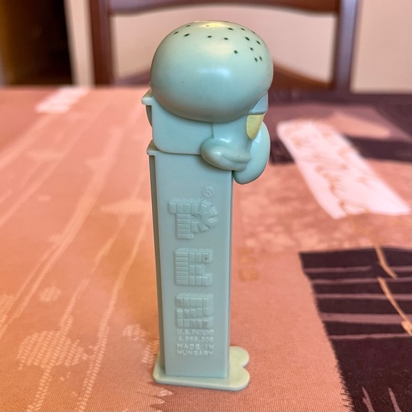 2004 PEZ Candy Dispenser Squidward Of Bikini Bottom Viacom (Hungary) - Picture 2 of 7